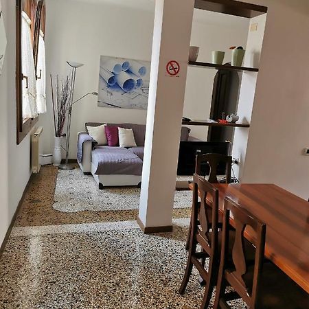 Ca Cristallina البندقية المظهر الخارجي الصورة