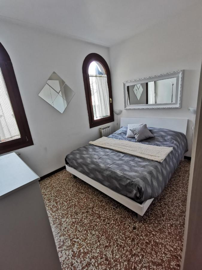 Ca Cristallina البندقية المظهر الخارجي الصورة