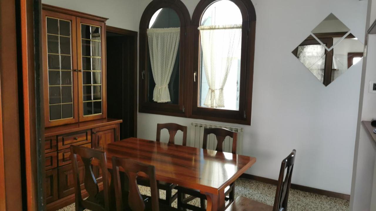 Ca Cristallina البندقية المظهر الخارجي الصورة